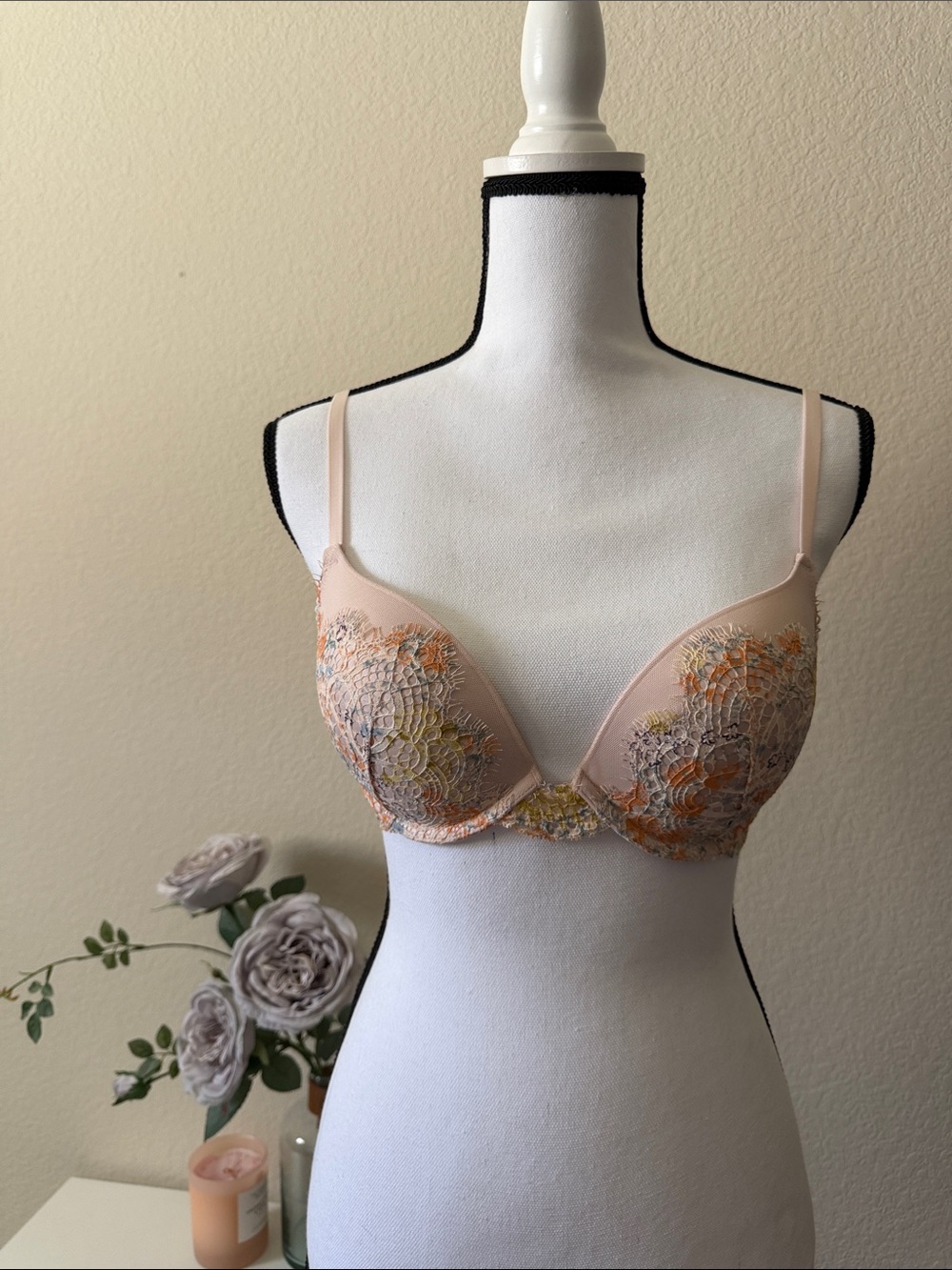 Victoria’s Secret Floral Embroidered Light Peach Dream Angels Bra